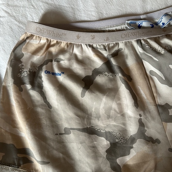 Off-White silk sleep set - Picture 2 of 7